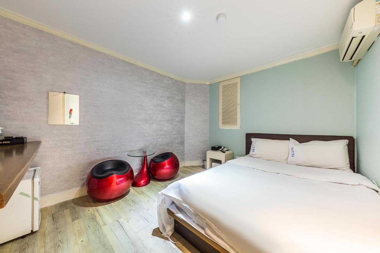 In Seoul Sinchon Goguma Hotel Bagian luar foto
